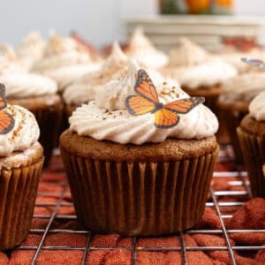 pumpkin cupcake with cinnamon maple frosting