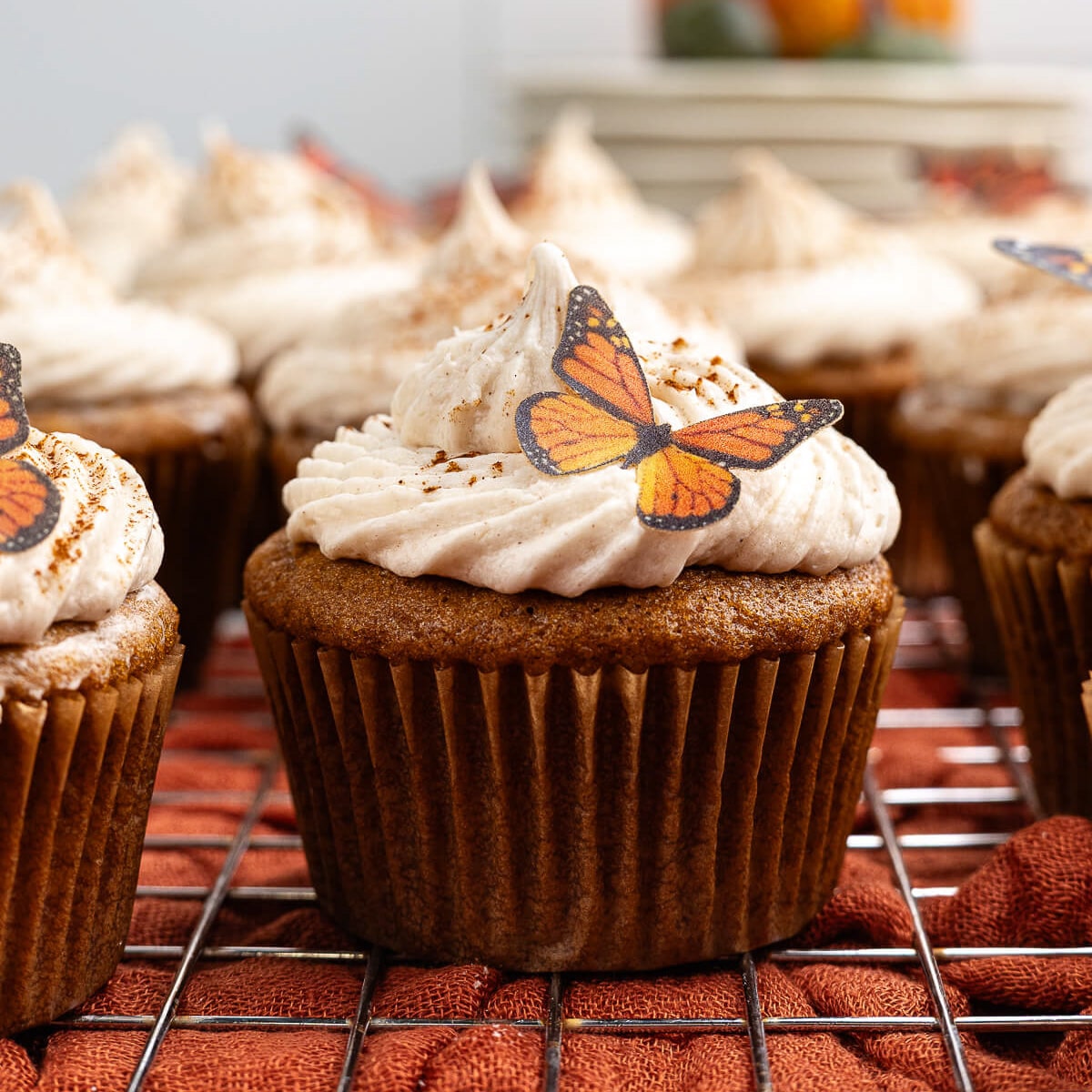 pumpkin cupcake with cinnamon maple frosting