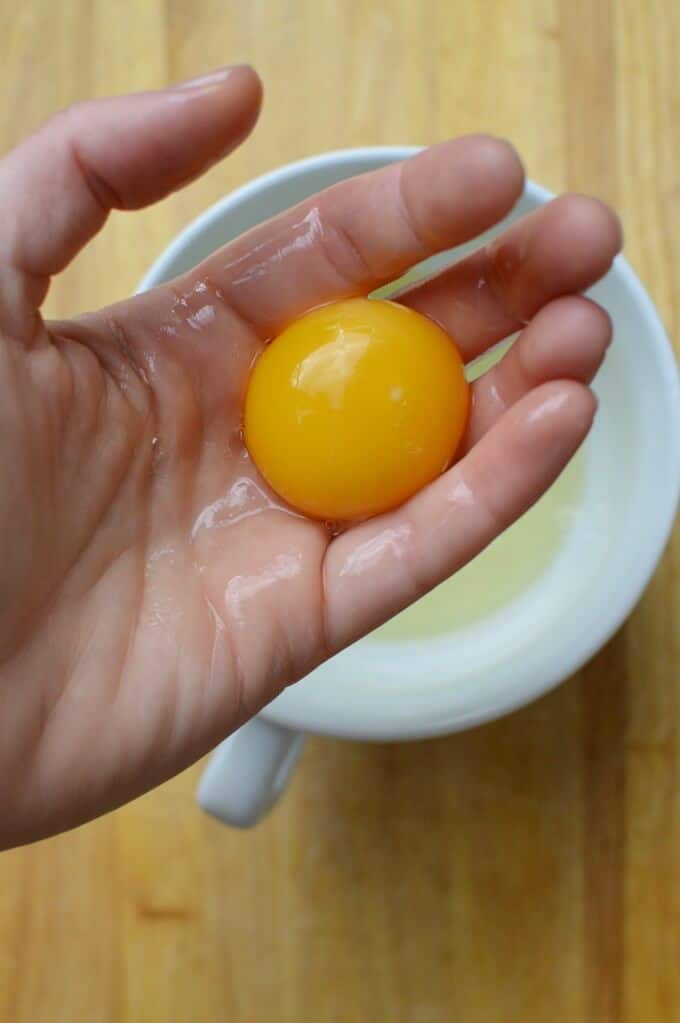 how to separate an egg