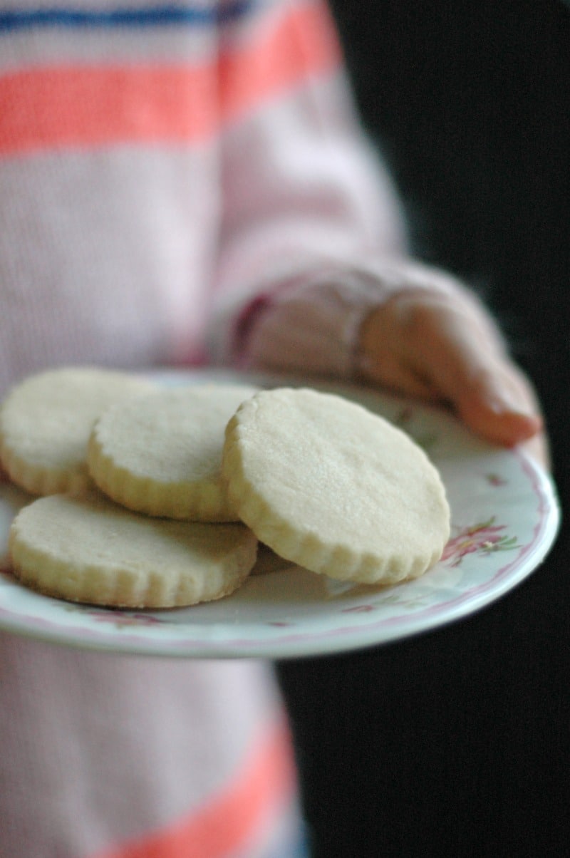a plate of gluten free shortbread cookies.