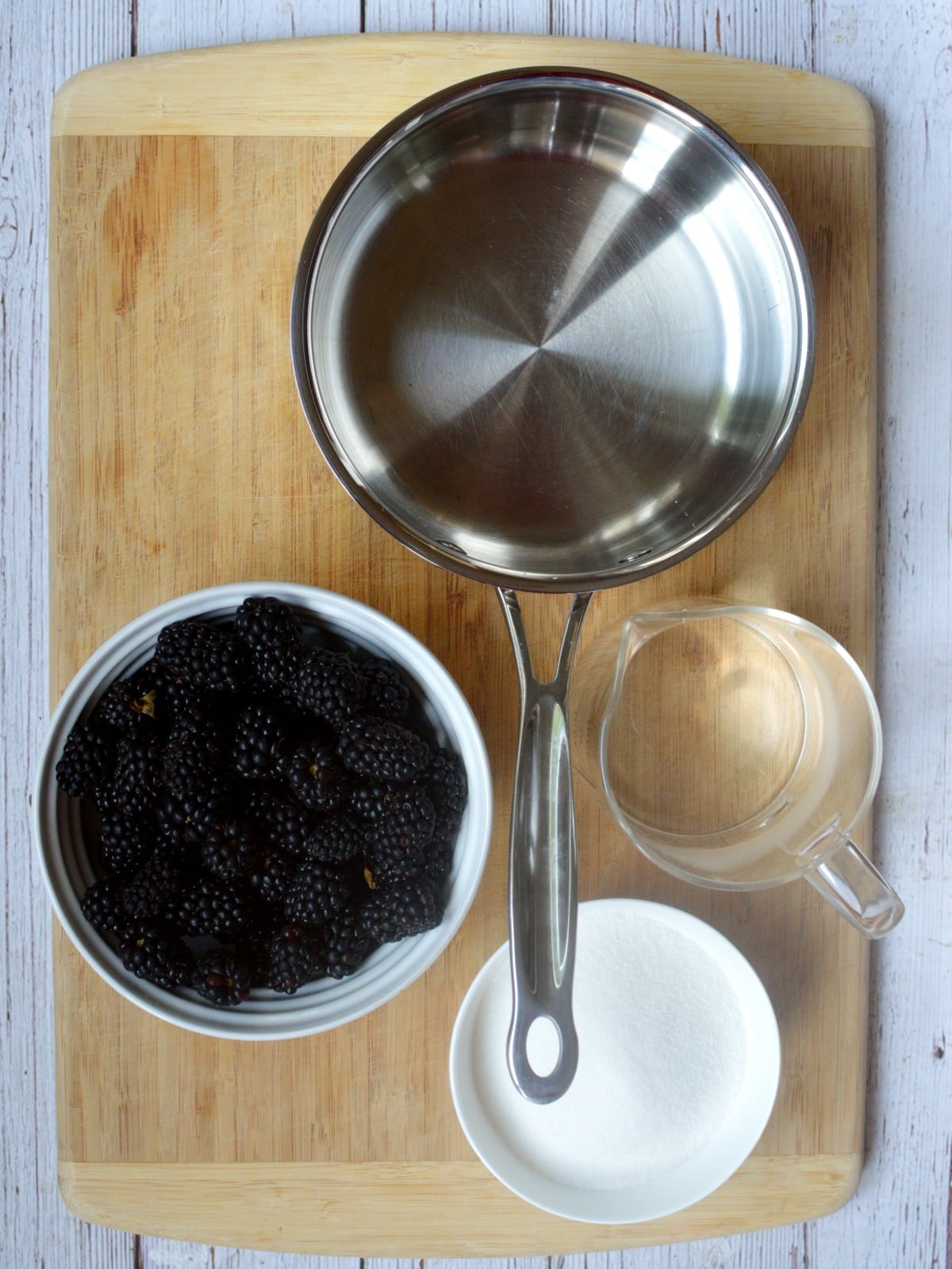 ingredients for blackberry simple syrup