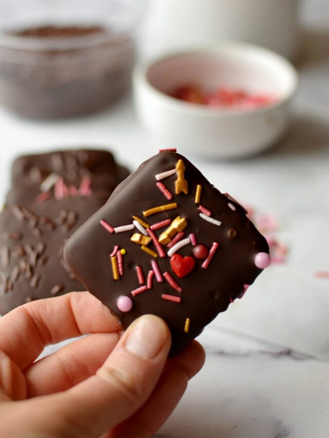Easy chocolate covered graham crackers caramel and cashews