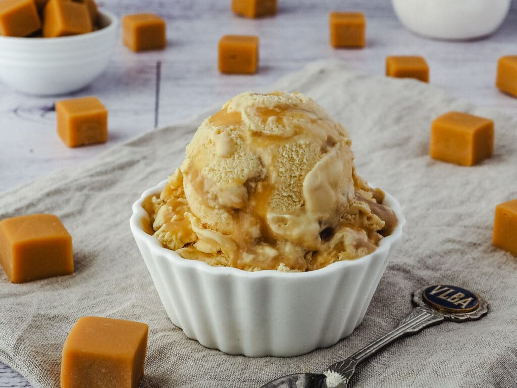 a bowl of butterscotch ice cream