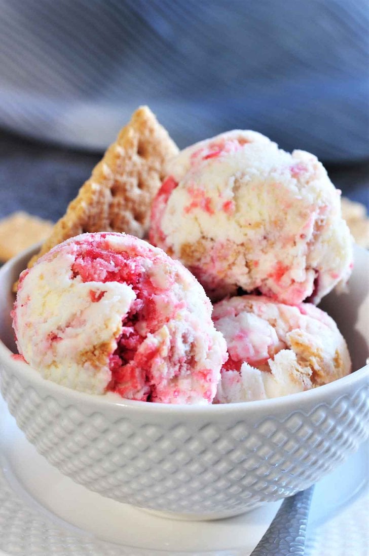 a bowl of strawberry cheesecake ice cream