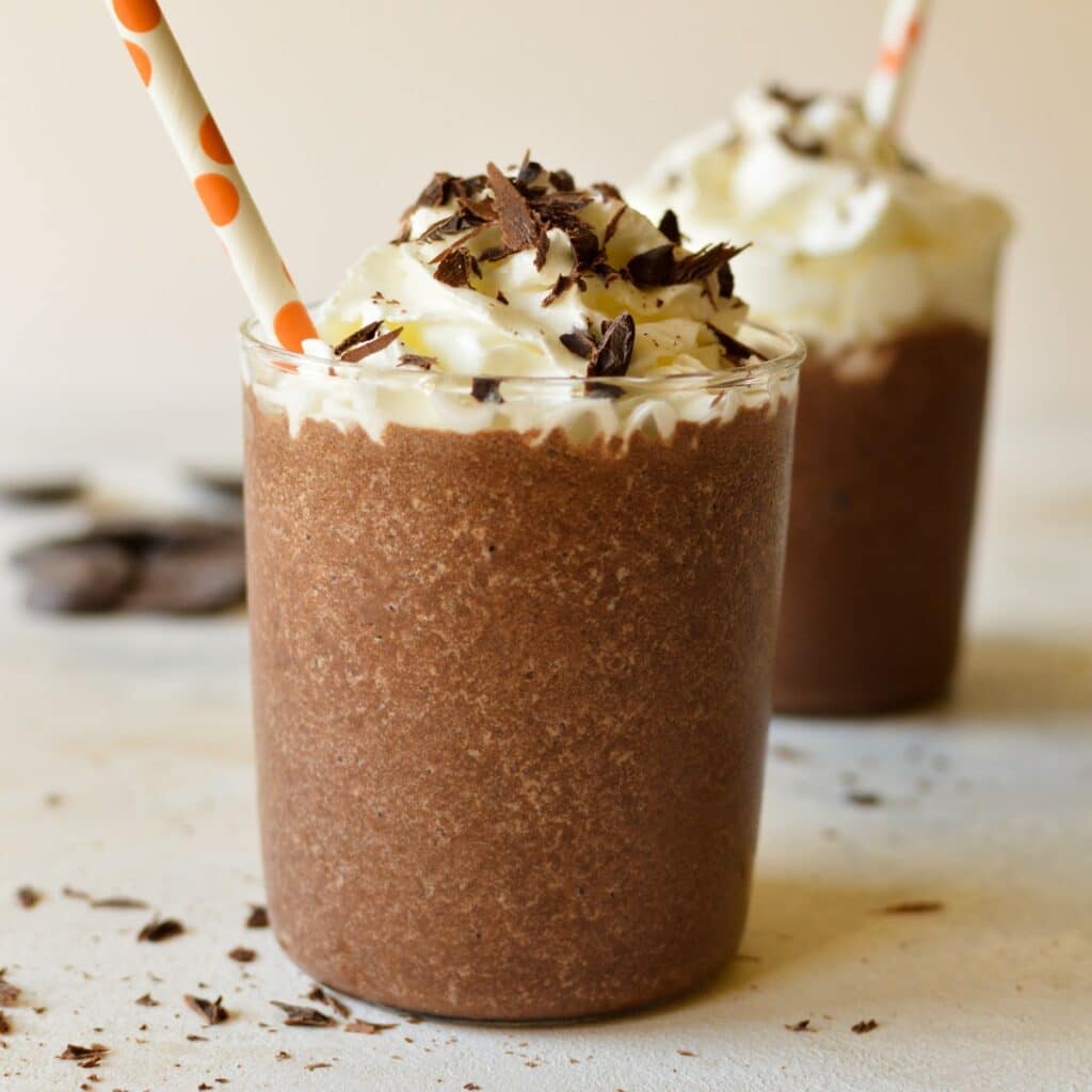 chocolate-milkshake-without-ice-cream-caramel-and-cashews
