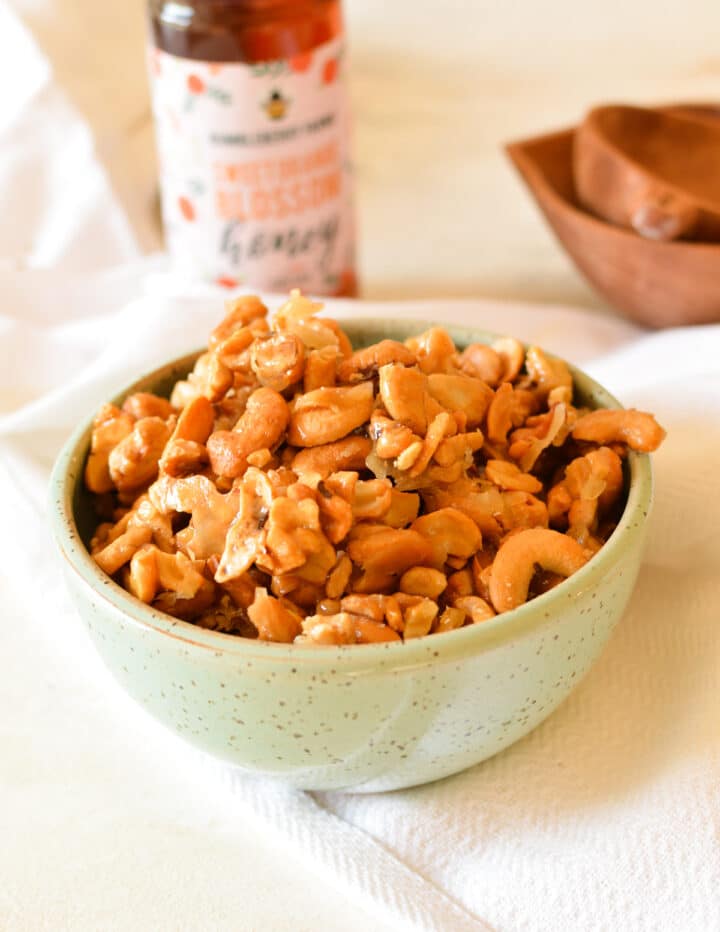 Honey Roasted Cashews caramel and cashews