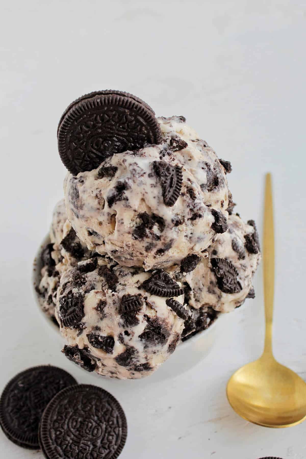 a bowl of Oreo ice cream.