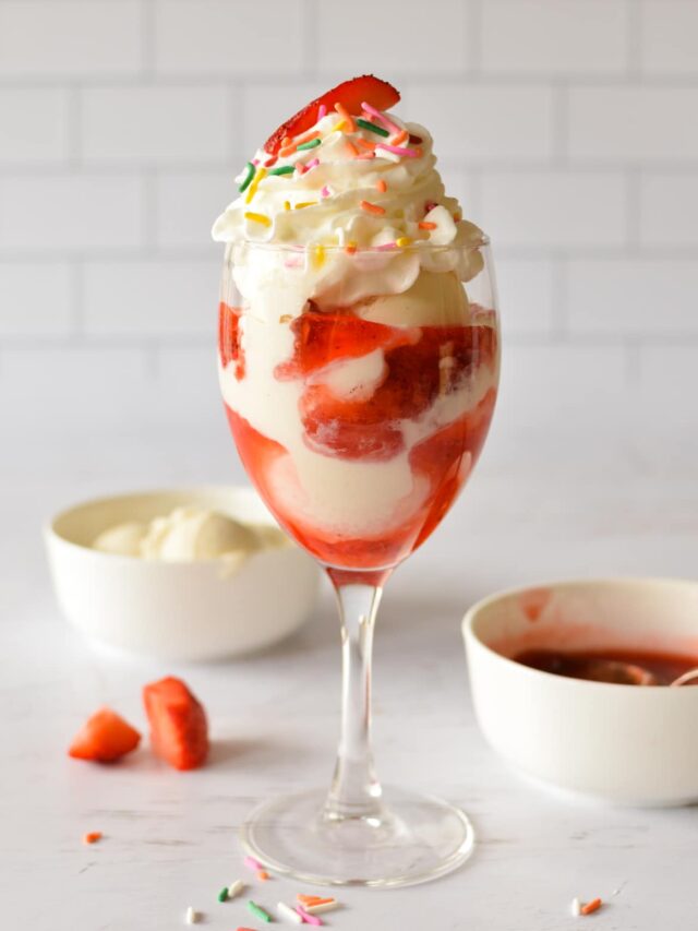 Strawberry Sundaes caramel and cashews