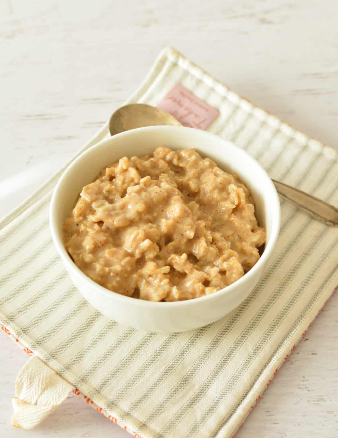 Almond Butter Oatmeal caramel and cashews