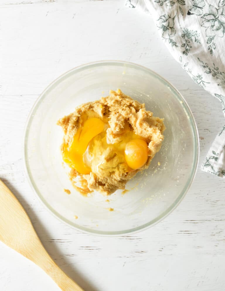 The BEST Oatmeal Cookies caramel and cashews