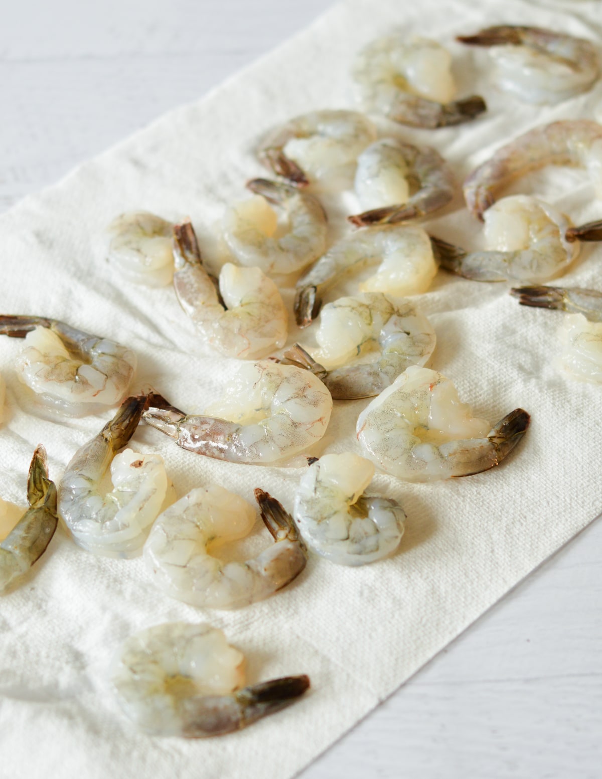 thawed shrimp on a paper towel. 