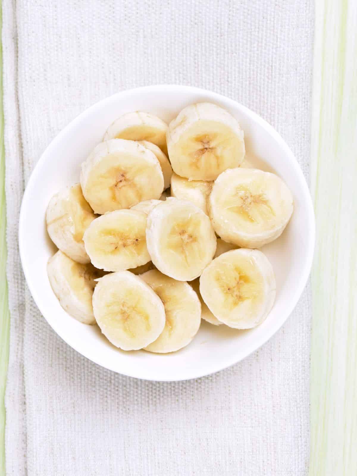 a bowl of sliced bananas.