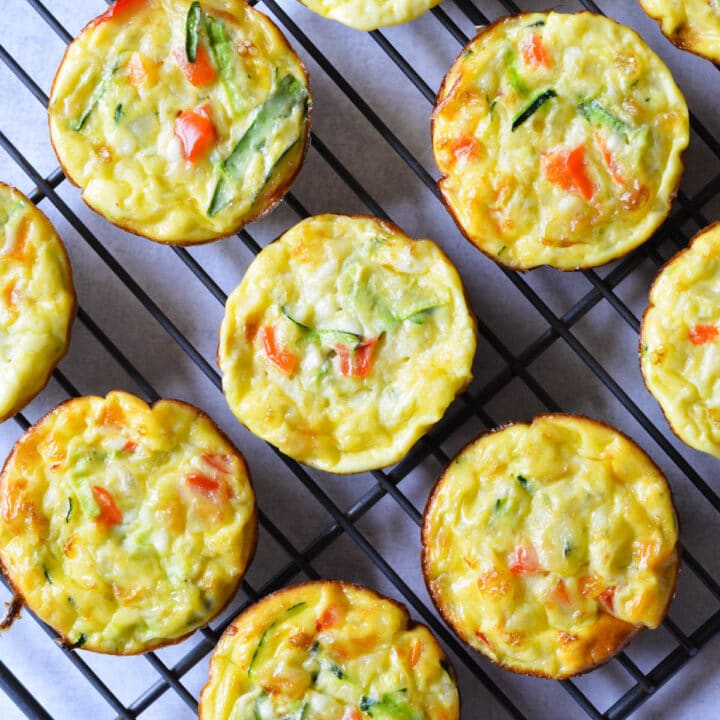 egg bites on a wire rack