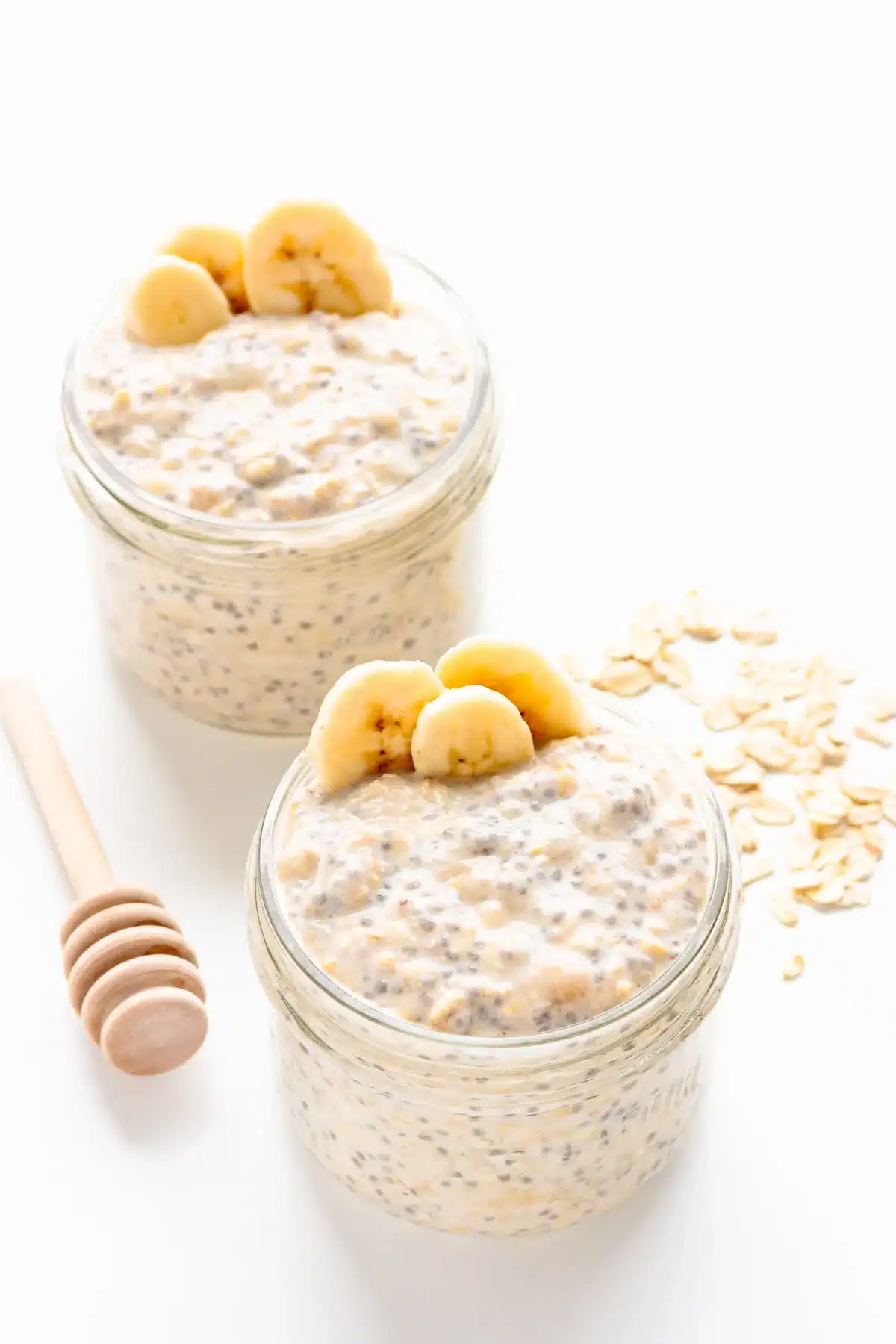 jars of banana overnight oats